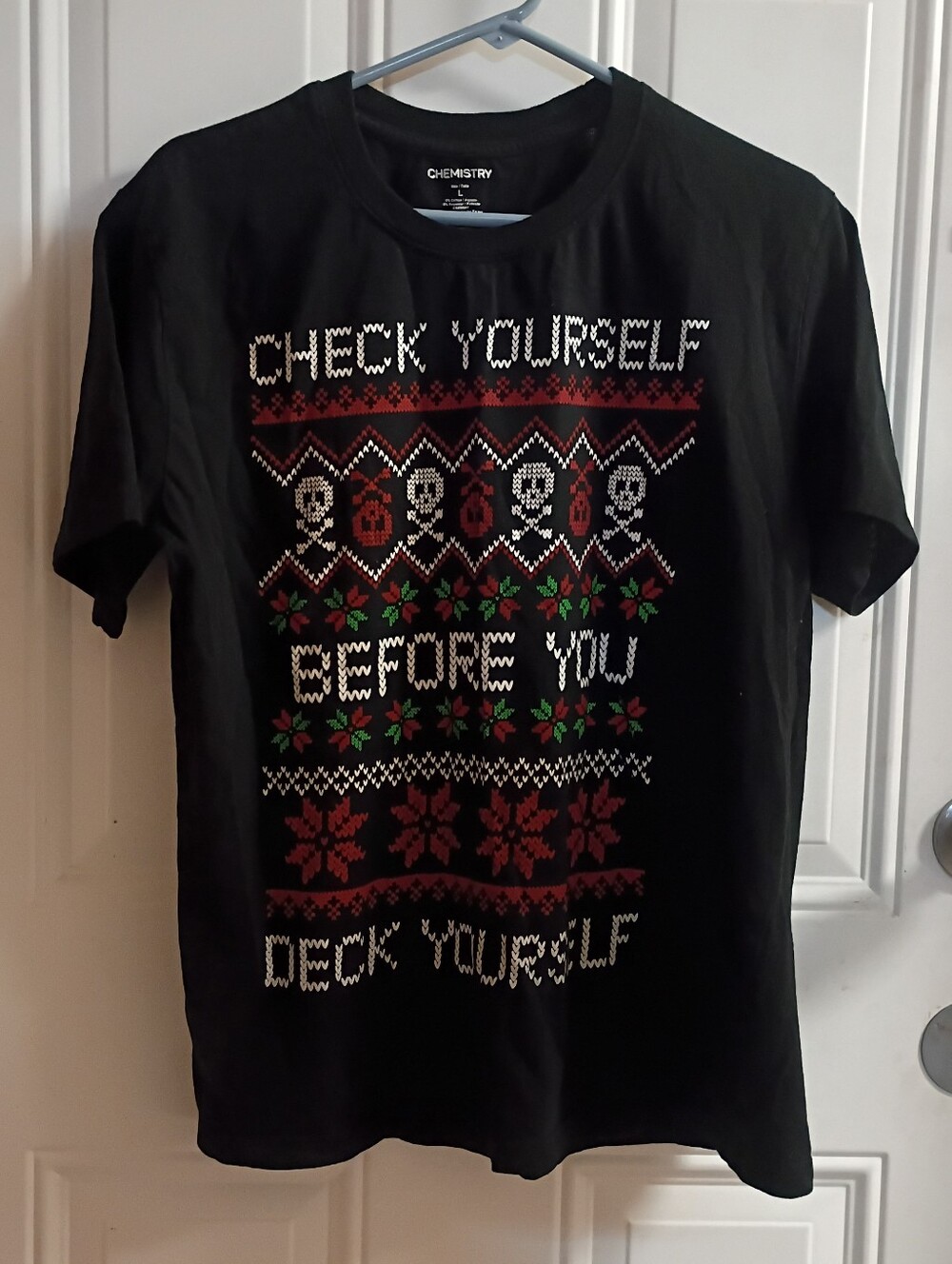 Chemistry Holiday Graphic Tee Size Large
